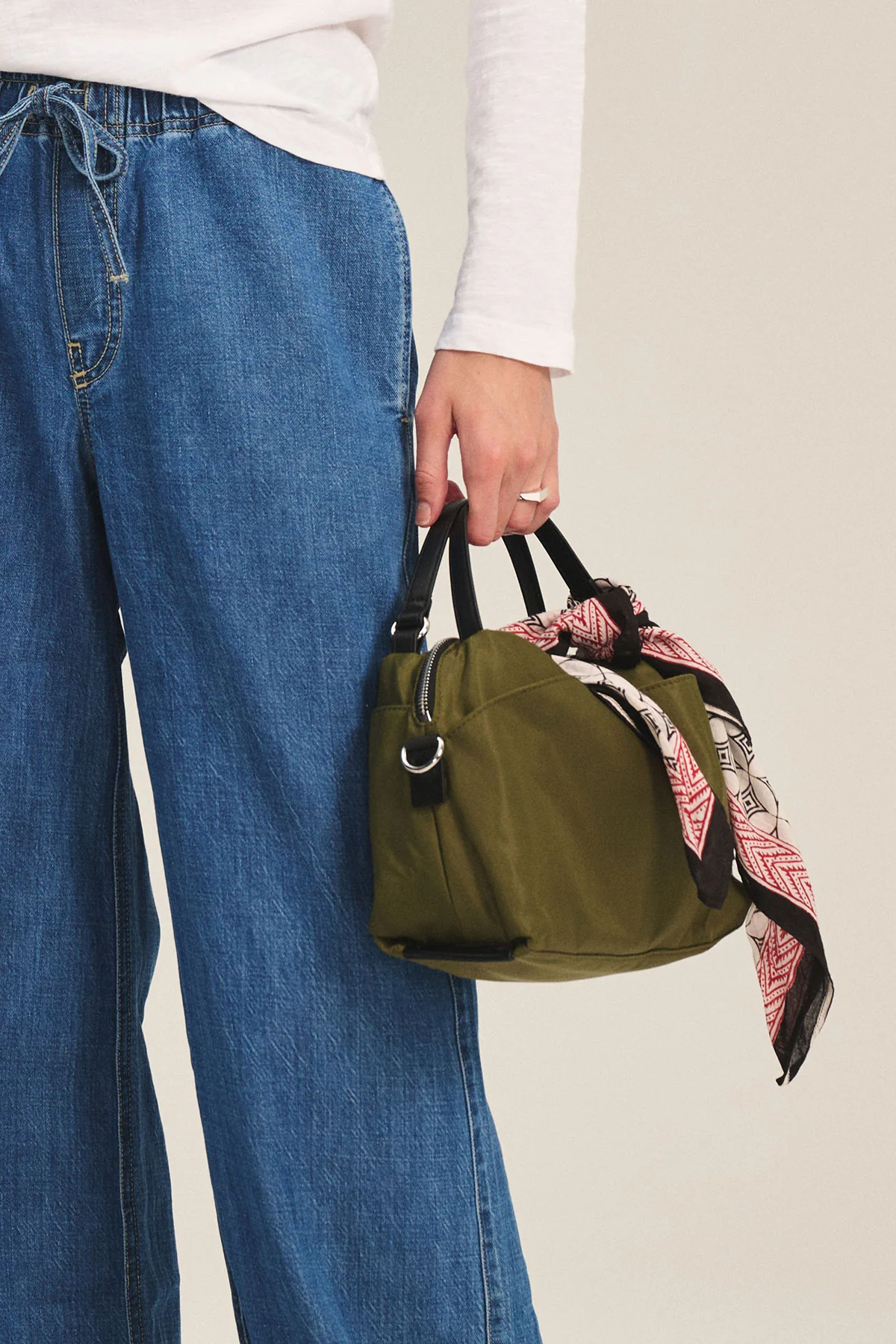 NYLON CROSSBODY BAG - Image 18