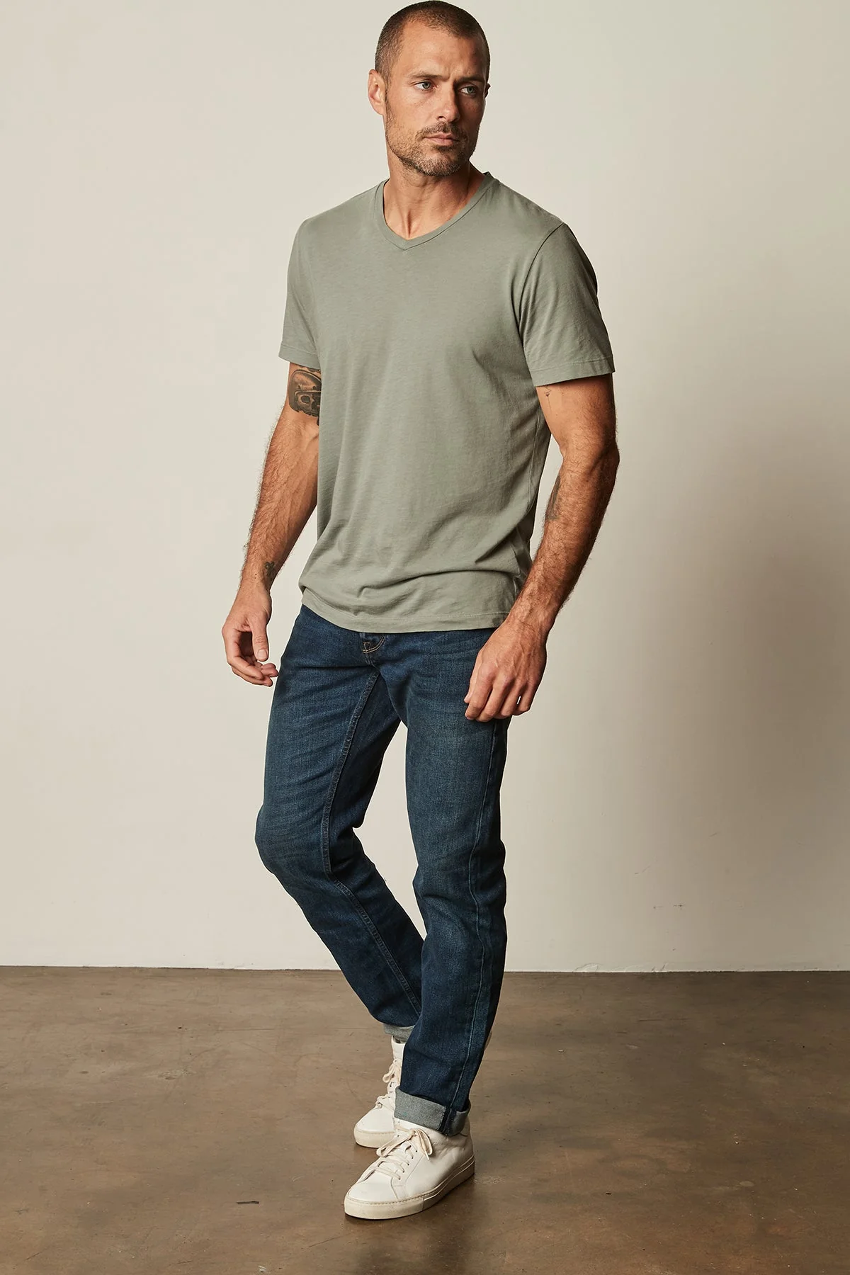 SAMSEN WHISPER CLASSIC V-NECK TEE - Image 6